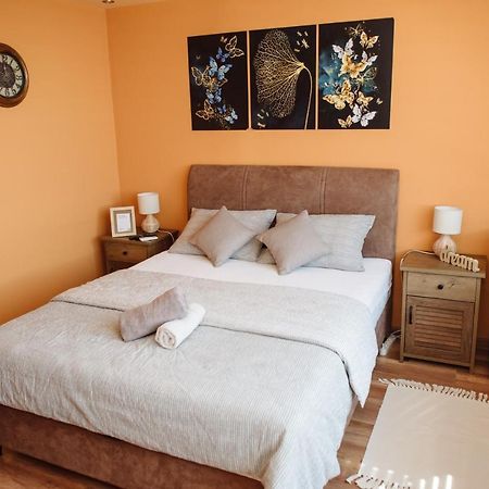 Апартаменти Lara Apartman Суботиця Екстер'єр фото